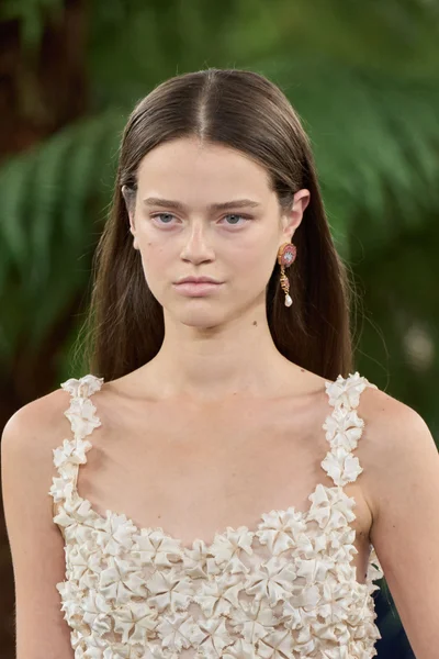 Look 187